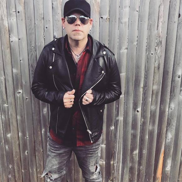 Meet your Posher, Scotty - Picture 1 of 1